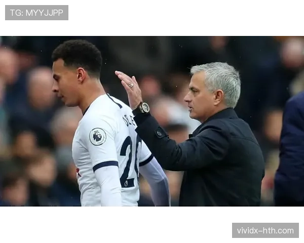 穆里尼奥重塑球队凝聚力，助力球队状态回暖迎来巅峰复苏