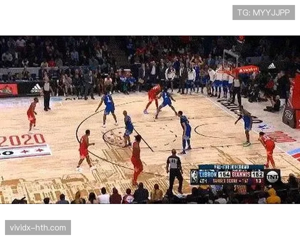 扬尼斯挡拆拉开防线效率提升显著，主导球队关键得分节奏